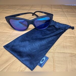 Oakley Hold Out Sunglasses - Ladies Cat Eye